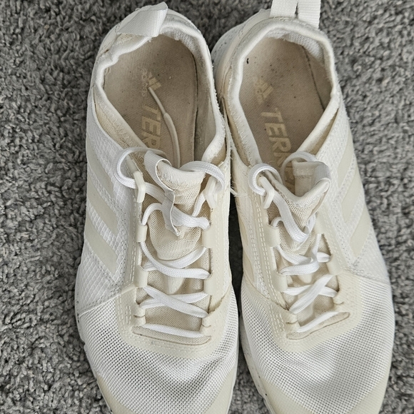 ADIDAS TERREX CONTINENAL ATHLETIC SHOES CONFETTI SOLE White size 7 flaw - Picture 3 of 7